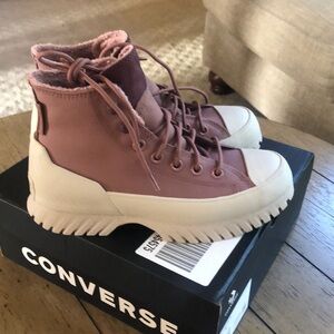 NWT Converse Chuck Taylor All Star Lugged 2.0 Counter Climate shoes.